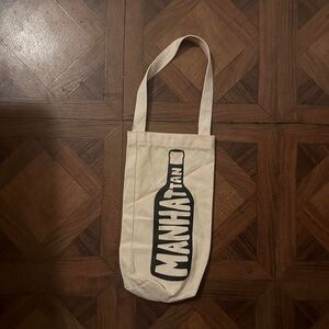 Wine Accessories: Manhattan NYC Single Wine Bottle Tote Bag for Dinner Parties